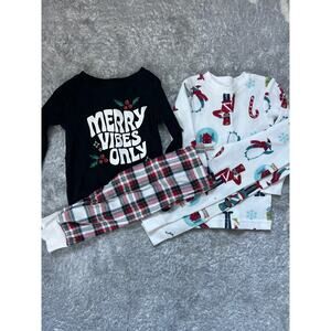NWOT Christmas 12 month unisex pajamas carters and old navy‎ ￼